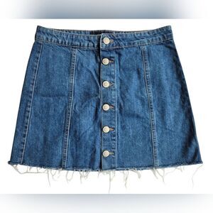 Aero High Rise Button Front Denim Mini Skirt Size 6 Raw Hem Y2K